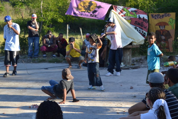 HIP HOP NO BECO